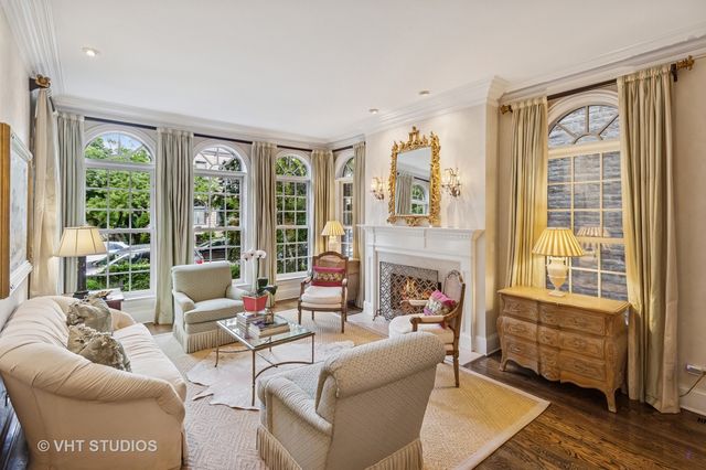 2103 N CLIFTON Avenue, Chicago, IL 60614