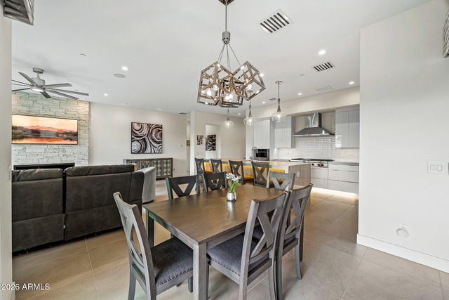 37200 N CAVE CREEK Road 1119, Scottsdale, AZ 85262