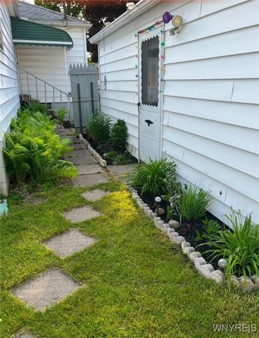 31 Rose Avenue, West Seneca, NY 14224