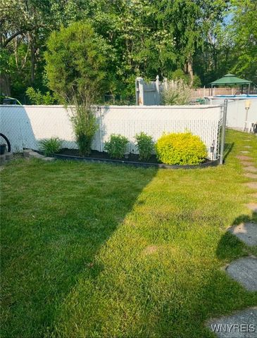 31 Rose Avenue, West Seneca, NY 14224