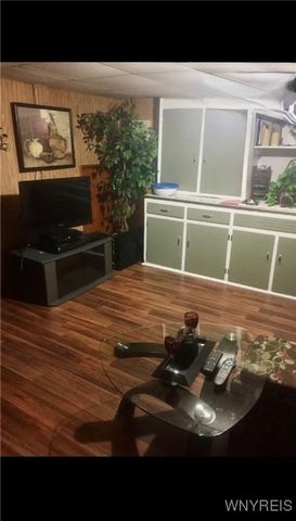 31 Rose Avenue, West Seneca, NY 14224