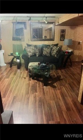 31 Rose Avenue, West Seneca, NY 14224