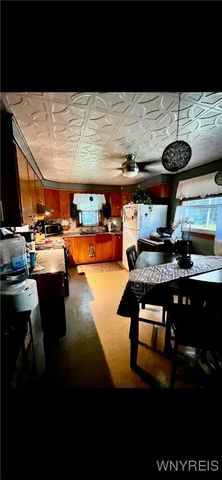 31 Rose Avenue, West Seneca, NY 14224