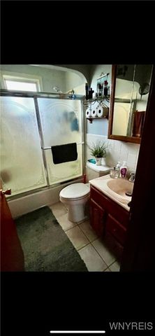 31 Rose Avenue, West Seneca, NY 14224