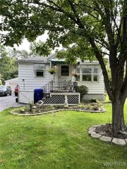 31 Rose Avenue, West Seneca, NY 14224
