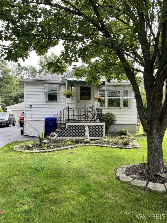31 Rose Avenue, West Seneca, NY 14224
