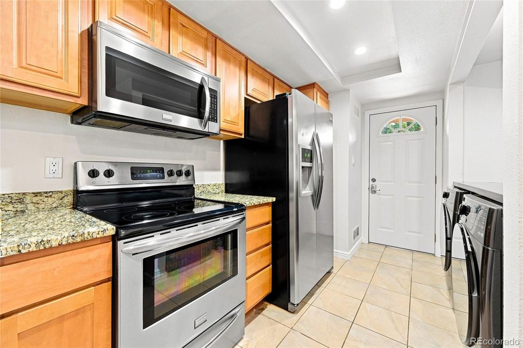 Image 11 of property listing at 6046 S Willow Way, Greenwood Village, CO 80111