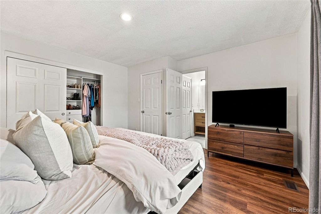 Image 14 of property listing at 6046 S Willow Way, Greenwood Village, CO 80111