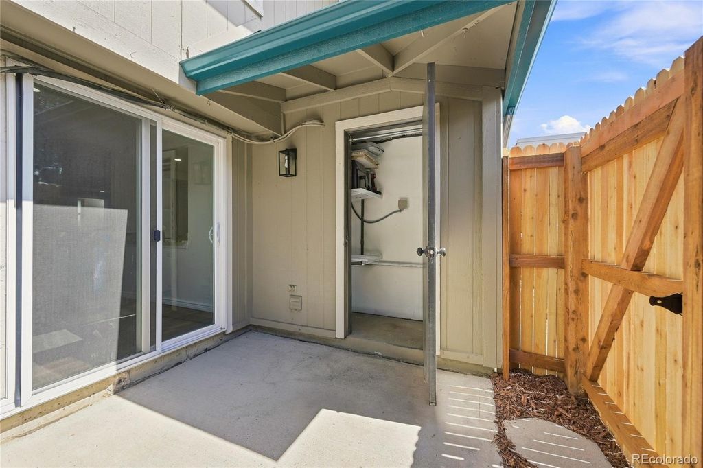Image 21 of property listing at 6046 S Willow Way, Greenwood Village, CO 80111
