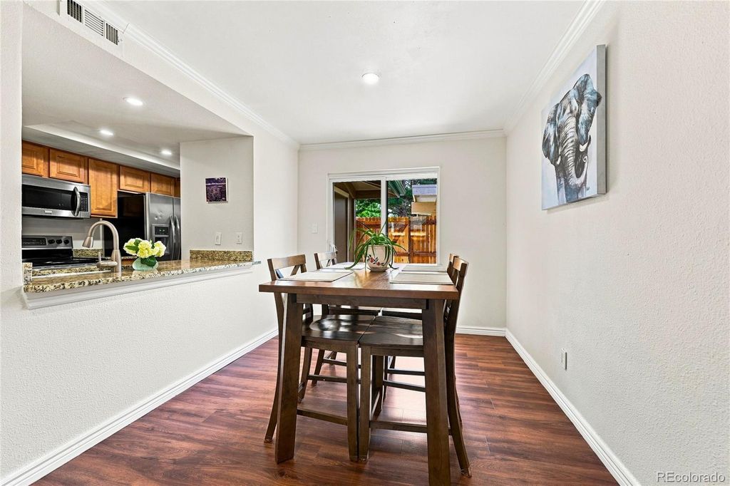 Image 7 of property listing at 6046 S Willow Way, Greenwood Village, CO 80111
