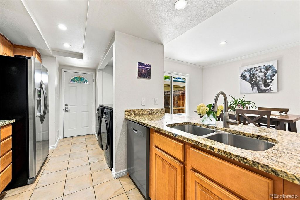 Image 8 of property listing at 6046 S Willow Way, Greenwood Village, CO 80111