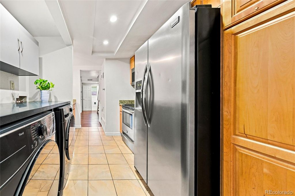 Image 9 of property listing at 6046 S Willow Way, Greenwood Village, CO 80111