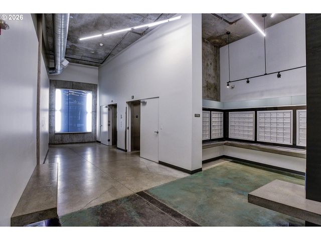 1030 Nw 12TH Ave 330, Portland, OR 97209