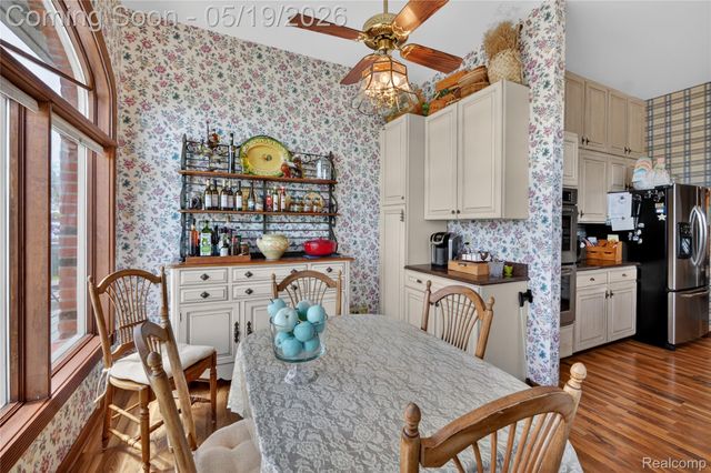 24 Chateaux Du Lac, Fenton Charter Township, MI 48430