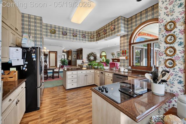 24 Chateaux Du Lac, Fenton Charter Township, MI 48430