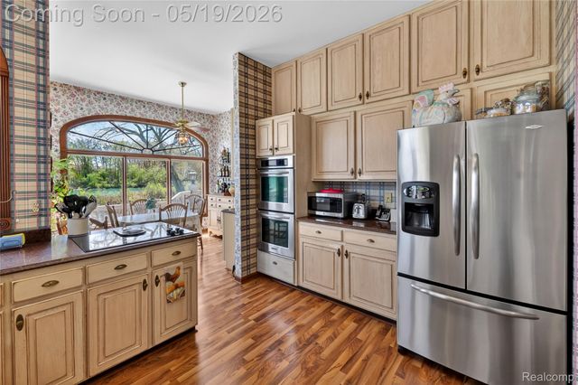 24 Chateaux Du Lac, Fenton Charter Township, MI 48430