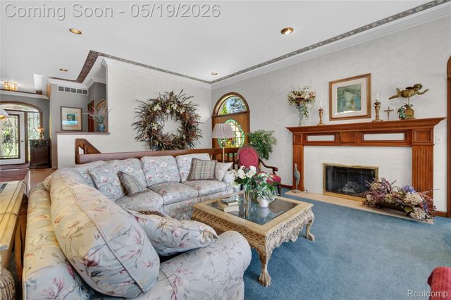 24 Chateaux Du Lac, Fenton Charter Township, MI 48430