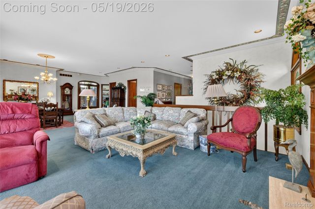 24 Chateaux Du Lac, Fenton Charter Township, MI 48430