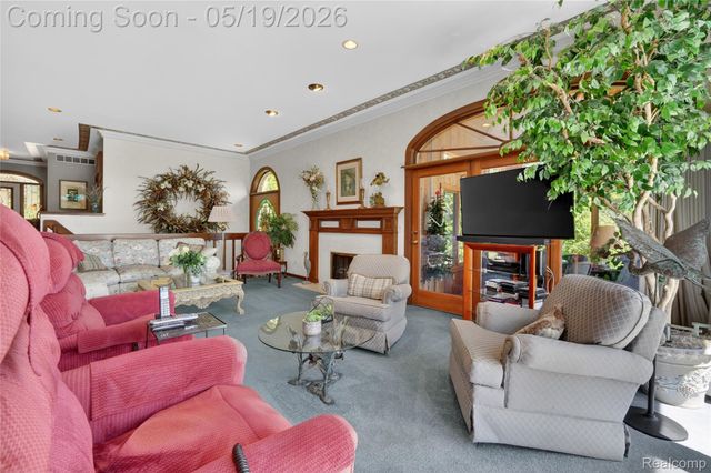 24 Chateaux Du Lac, Fenton Charter Township, MI 48430