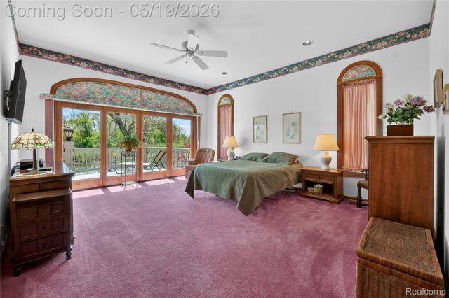 24 Chateaux Du Lac, Fenton Charter Township, MI 48430