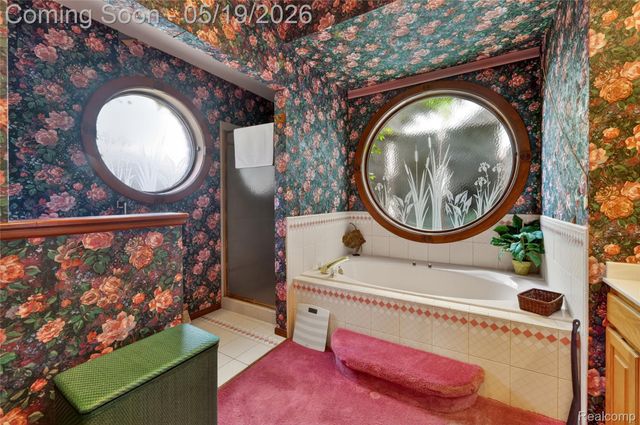 24 Chateaux Du Lac, Fenton Charter Township, MI 48430