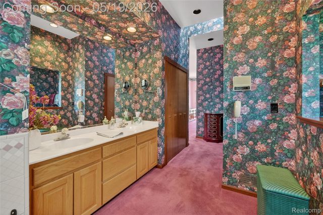 24 Chateaux Du Lac, Fenton Charter Township, MI 48430