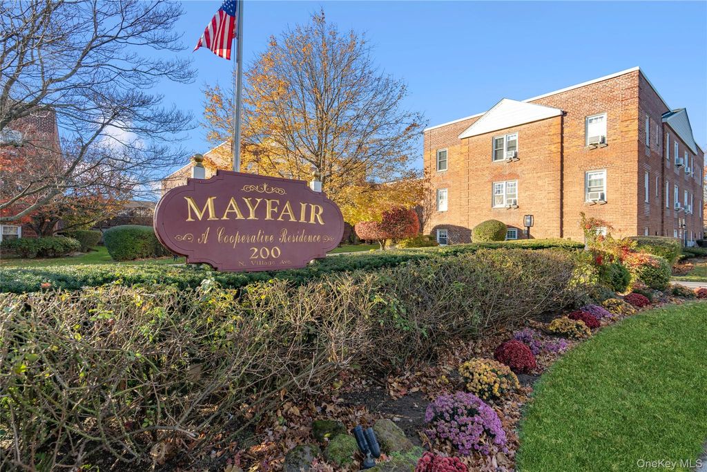 200 N Village Avenue 100, Rockville Centre, NY 11570 — exterior