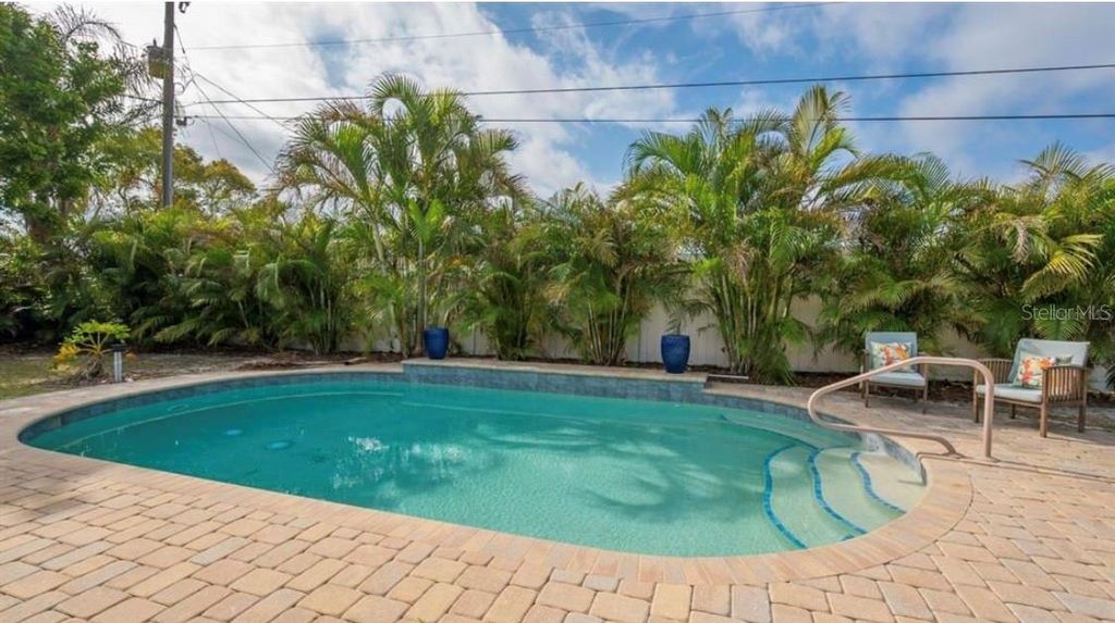 Image 16 of property listing at 2904 HOMASASSA ROAD, Sarasota, FL 34239