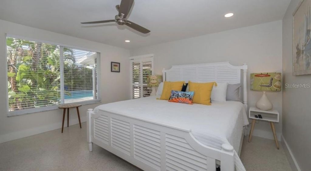 Image 19 of property listing at 2904 HOMASASSA ROAD, Sarasota, FL 34239