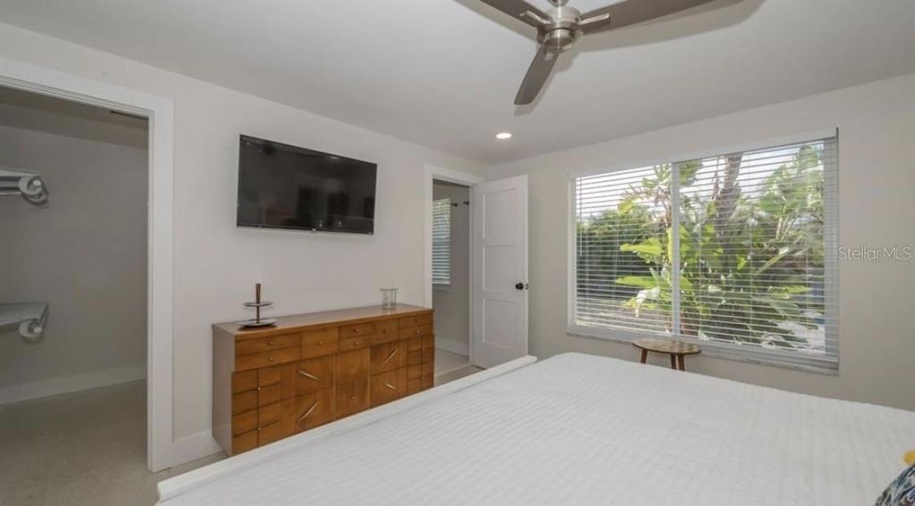 Image 20 of property listing at 2904 HOMASASSA ROAD, Sarasota, FL 34239