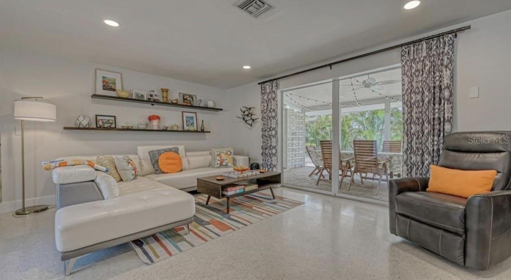 Image 5 of property listing at 2904 HOMASASSA ROAD, Sarasota, FL 34239