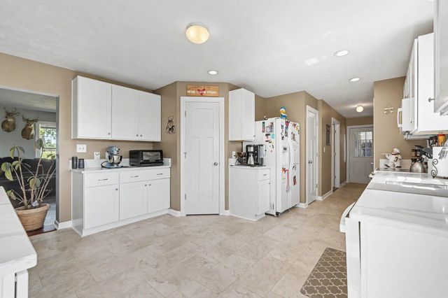 3325 Price Road, Ravenna Twp, MI 49451