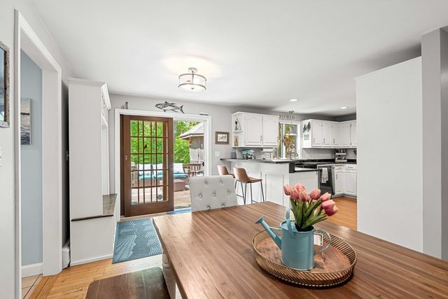 102 Elm St, Newbury, MA 01922
