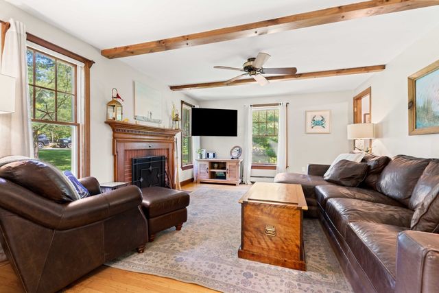 102 Elm St, Newbury, MA 01922