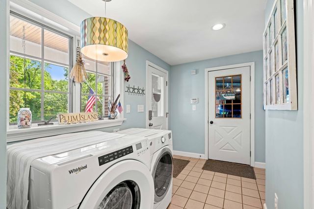 102 Elm St, Newbury, MA 01922