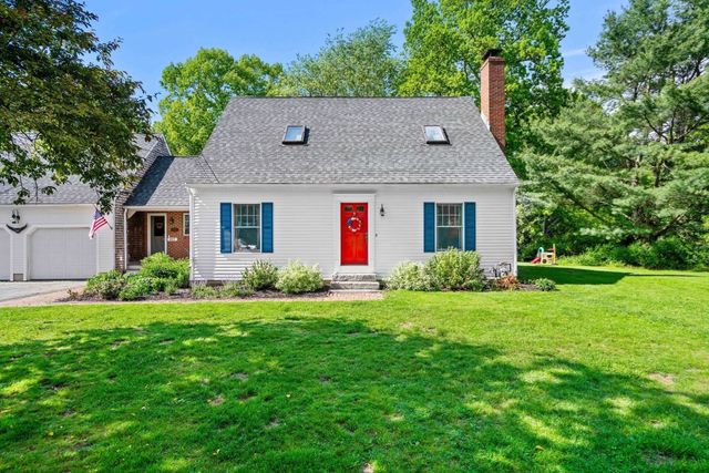 102 Elm St, Newbury, MA 01922