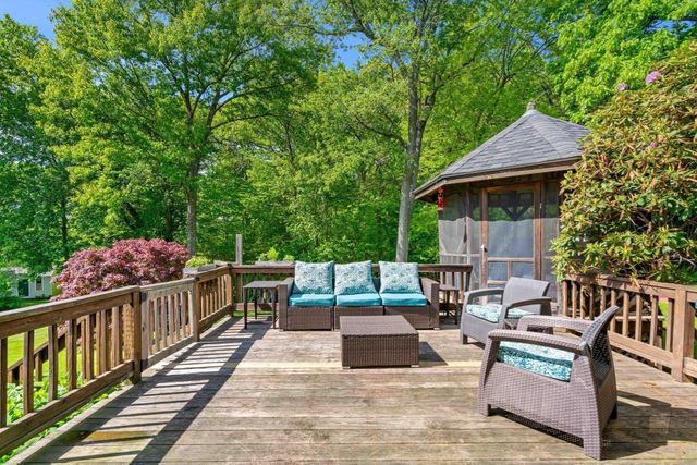 102 Elm St, Newbury, MA 01922
