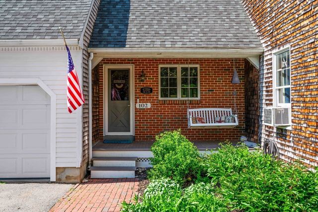 102 Elm St, Newbury, MA 01922