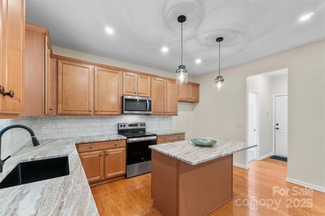 1043 Boxelder Lane, Charlotte, NC 28262