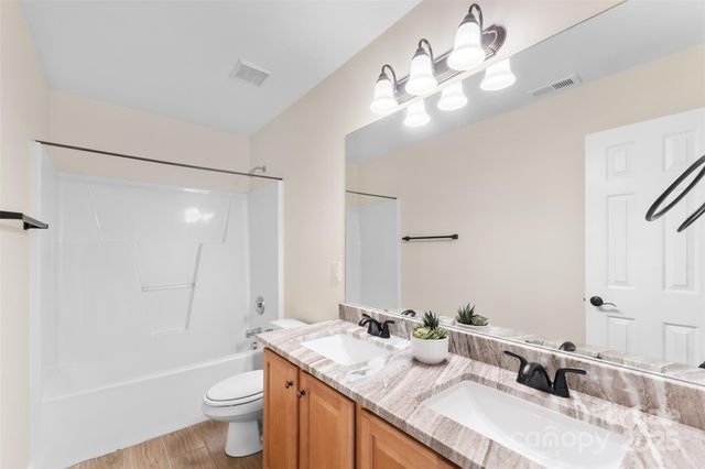 1043 Boxelder Lane, Charlotte, NC 28262