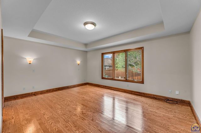 2801 SW Windermere DR, Topeka, KS 66614