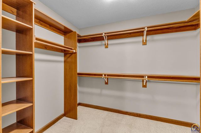 2801 SW Windermere DR, Topeka, KS 66614