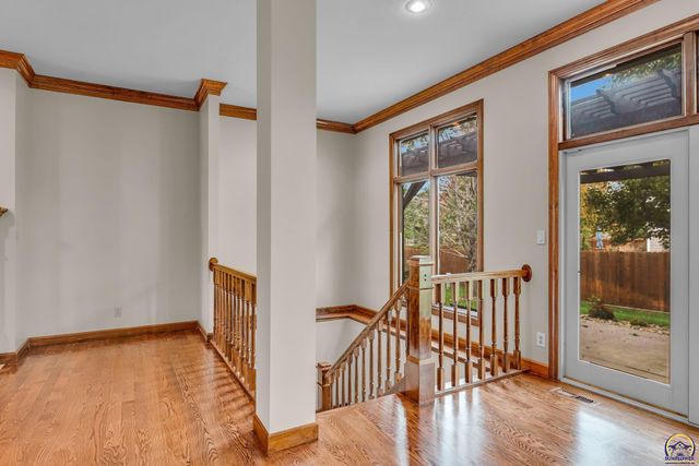 2801 SW Windermere DR, Topeka, KS 66614