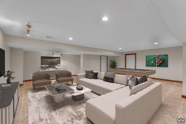 2801 SW Windermere DR, Topeka, KS 66614