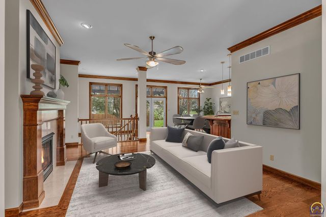 2801 SW Windermere DR, Topeka, KS 66614