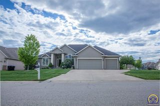 2801 SW Windermere DR, Topeka, KS 66614