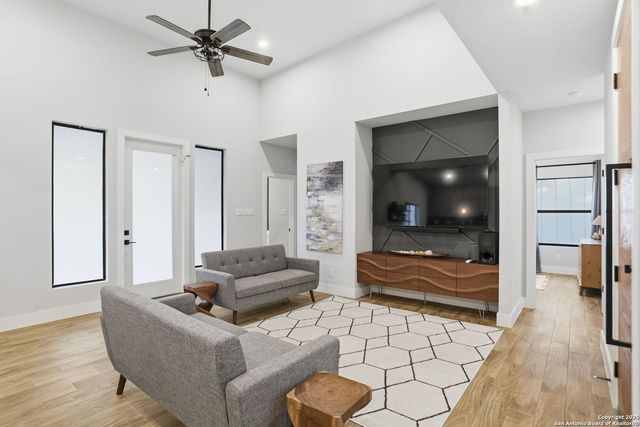 574 Indian Scout, Spring Branch, TX 78070