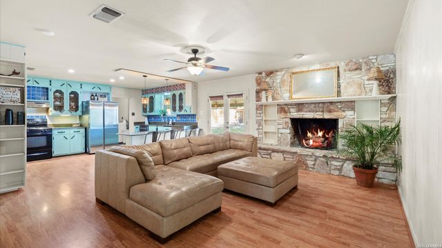 111 Mission, New Braunfels, TX 78130