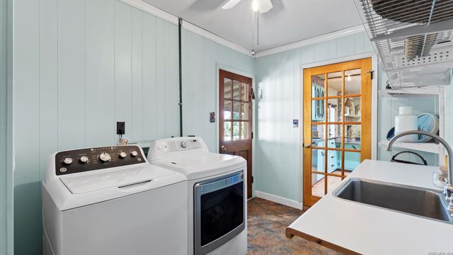 111 Mission, New Braunfels, TX 78130