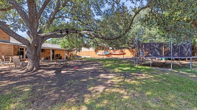 111 Mission, New Braunfels, TX 78130
